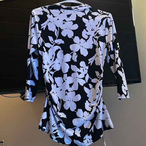 Vince camuto top - Picture 4 of 4